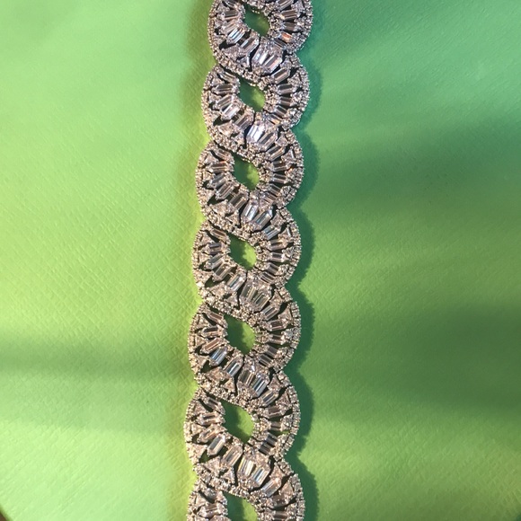 Authentic Swarovski Hyberbola Choker. New. $2000 - Picture 14 of 15